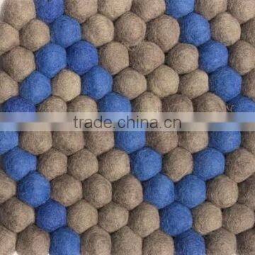 High Quality Nepal Handmade Dot Pattern Rectangular Felt Ball Carpet/Rug