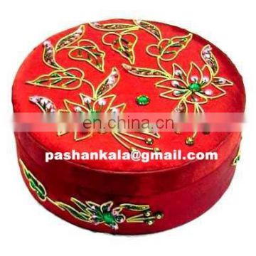 Round Shape Zari Embroidery Jewellery Box Whole Seller