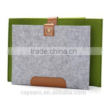 Green Color Felt Laptop Sleeve Button Close Notebook Bag For Protecting