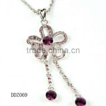 Fashion jewelry,Crystal /Rhinestone Necklace Lucky Flower Pendant