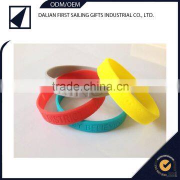 Silicone Clapped Her Hands Ring Bracelet photo-6