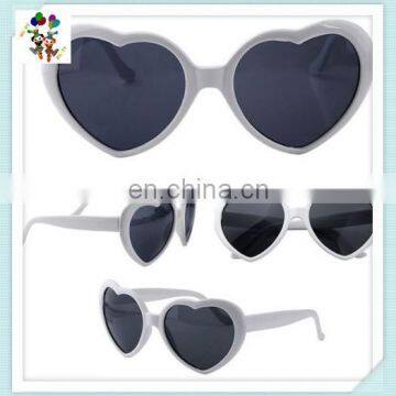 Cheap Plastic Girls White Love Heart Shaped Party Sunglasses HPC-0679