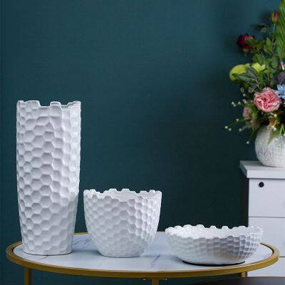 Classcial Matt White Honeycomb Inlay Ceramic Vase For Living Room Table Decoration