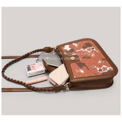 Autumn and Winter New Tide Advanced Sense of Light Luxury Niche Design Women Cross-body Bag photo-4