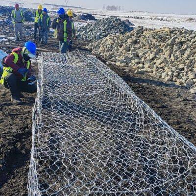 Galvanized Iron Wire Mesh Gabion Basket for Slope Protection photo-3
