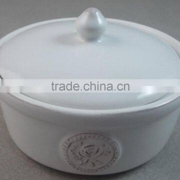 Ceramic soup bowl with lid