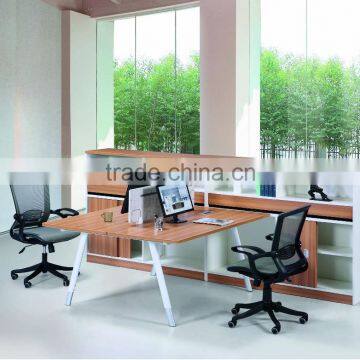 Modern avant-garde office desk for 3 person TC135