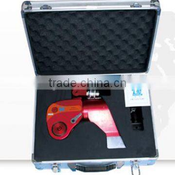 THE SQUARE DRIVE HYDRAULIC TORQUE WRENCH photo-2
