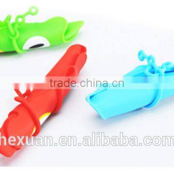 Eco-Friendly Cheap Custom Adult Blank Triangle Crochet Silicon Baby Bib photo-5