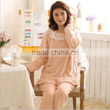 Factory Direct Selling Fleece Family Women Sleepwear in Autumn Winter