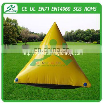 Popular inflatable camouflage paintball bunkers, inflatable triangle bunker