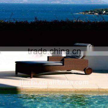 rattan chaise