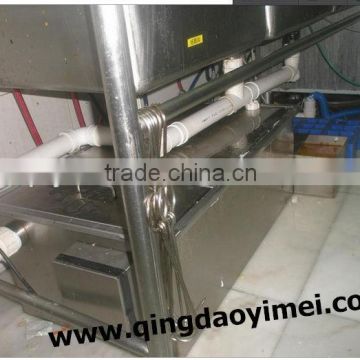 Automatic oil and grease separator for kitchen