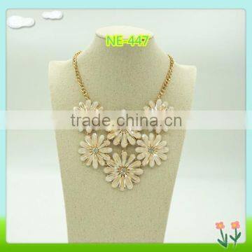 2015 fashion fancy necklace design for women