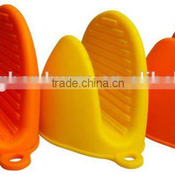 A06-5 Heat Resistant silicone hot pot grabber