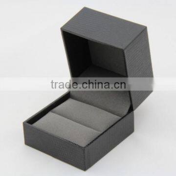 High quality black clamshell open ring box