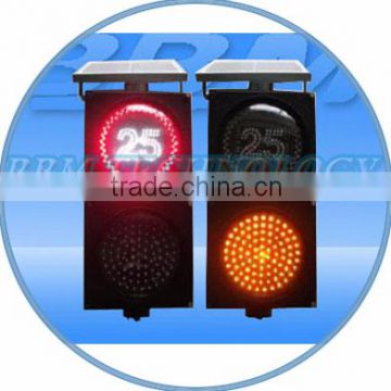 Environmentally-friendly solar led traffic light with 5mm LED