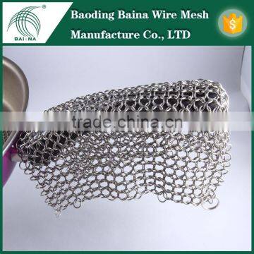 Stainless steel mesh chainmail scrubber cast iron