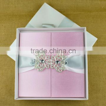 Top Quality Wood Material Silk Cover Gate Fold Folio Wedding Invitation Box                        
                                                Quality Choice