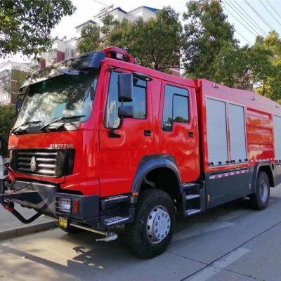 The Euro III Emission Standard Heavy Truck WoWo 11-ton Dual-purpose Dry Powder and Foam Fire Truck photo-2