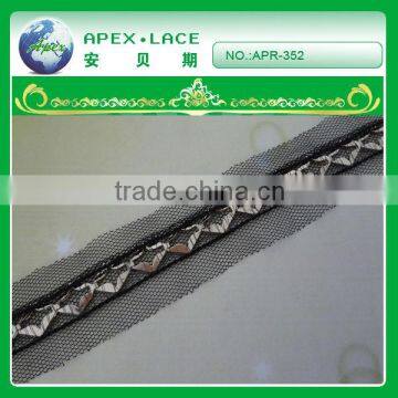 APR-352 hot sell handcraft beads lace trimming on mesh sew on dress decoration