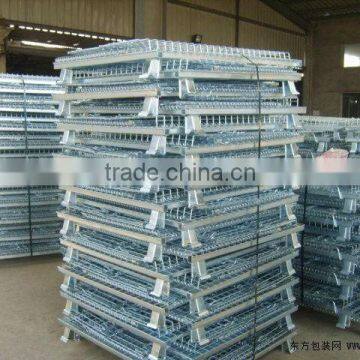 Folding wire mesh container