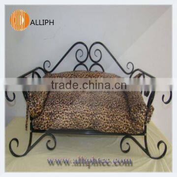 Cast Iron bed for dog with comfortable cushion