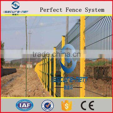 PVC Coated Peach Post Metal Wire Mesh Fence photo-4