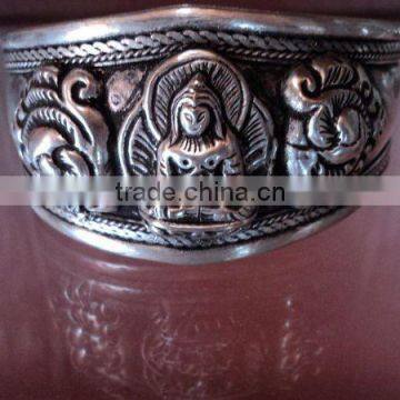 Traditional metal Bangle