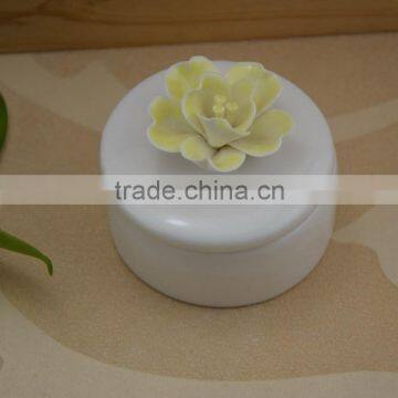 Hot Sale Porcelain Jewelery Box With Flower Shape Design photo-2