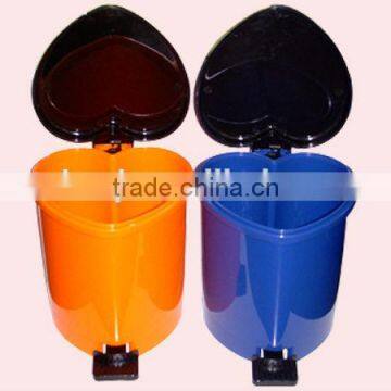 Heart-shaped Houseware Plastic Pedal Trash Bin photo-2