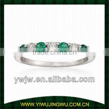 Emerald Diamond Cartire Engagement Ring in 14kt White Gold(JW-G7018)