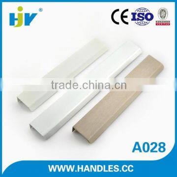 Shenzhen factory new style aluminium extrusion handles