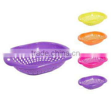 Plastic Oval Trendy Colander