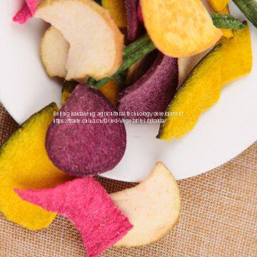 Ассорти разнообразных чипсов из фруктов и овощей/Ассорти разнообразных чипсов из фруктов и овощей photo-3