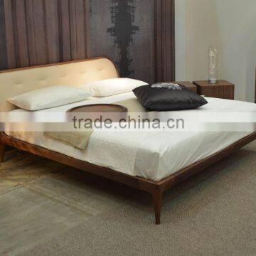 American Country Style Solid Wood King Size Bedroom Furniture Set photo-5