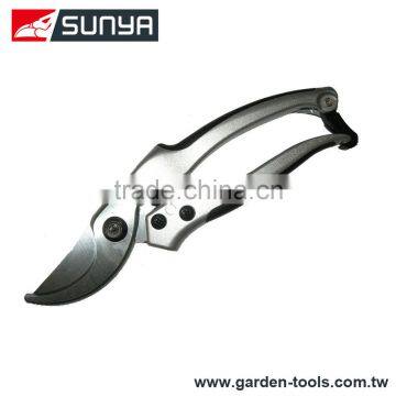 Harvest fruit lightweight aluminum handle hand pruner