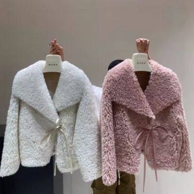 Nueva chaqueta de piel falsa de cordero europea de invierno, abotonada con solapa, versión coreana, para adelgazar, ecológica y para mujeres photo-3