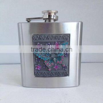 Exquisite Hip Flask With Hand -made Engraving Metal Piece photo-2