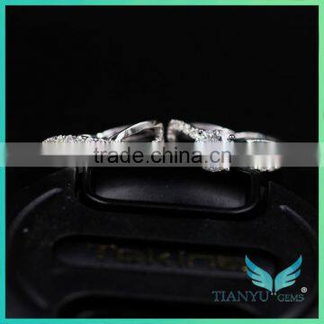 Fashion Design 18K White Gold Round 100facets Cut Moissanite Diamond Rings for Wedding photo-2