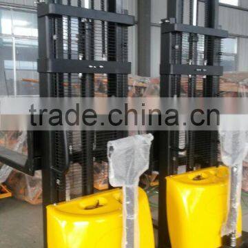 Made in China 3000kg Fast Lifting Speed Stacker photo-5