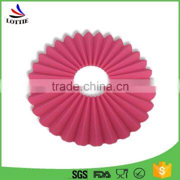 FDA Grade Wave Pattern Heat Insulation Pad Meal Mat Hollow Circular Silica Gel Pad photo-3