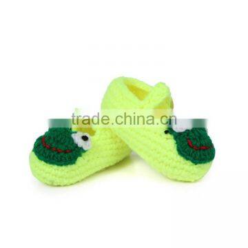 China Supplier Fashion Design Green Frog Crochet Baby Shoes