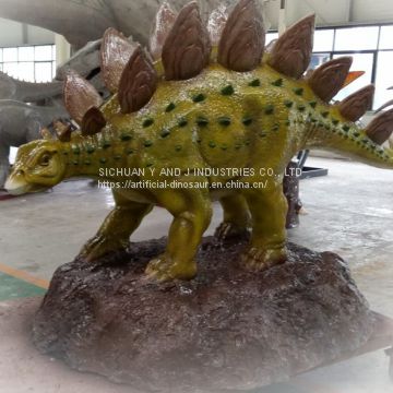 Artificial dinosaur skeleton sculpture model