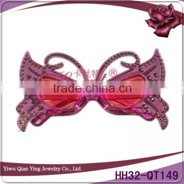 Plastic cheap butterfuly shaped pink party glasses