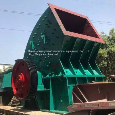 Large output, low energy consumption hammer crusher