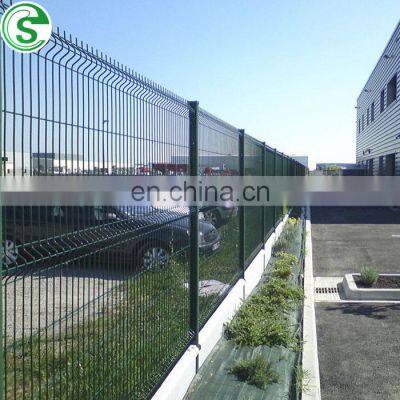 Powder Coated curved fencing Nylofor 3D fence from China manufacturer