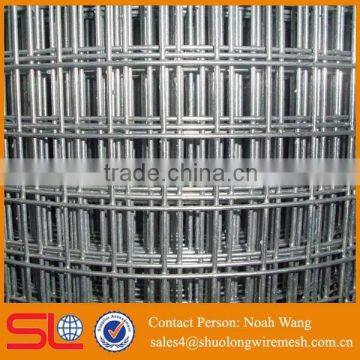 (Factory Direct) High Quality Galvanized and Green Pvc Coated 4x4 Welded Wire Mesh Fence photo-4