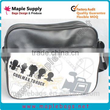 Sport messenger bag for teenagers