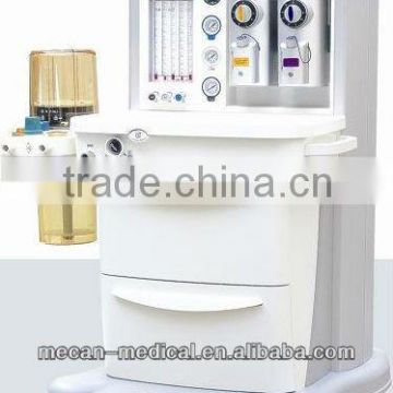 good 8.4" LCD display 2 Vaporizers 3 Gases PEEP Mode FiO2 and Lung compliance Morniting Sedation Anesthesia